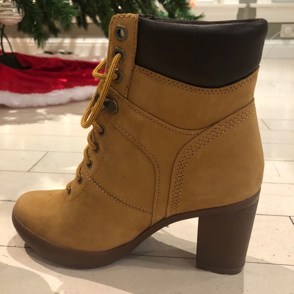 BRAND NEW Timberlands!!